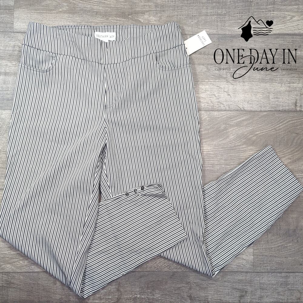 Southern Lady Pull On Cropped Pants Size 10